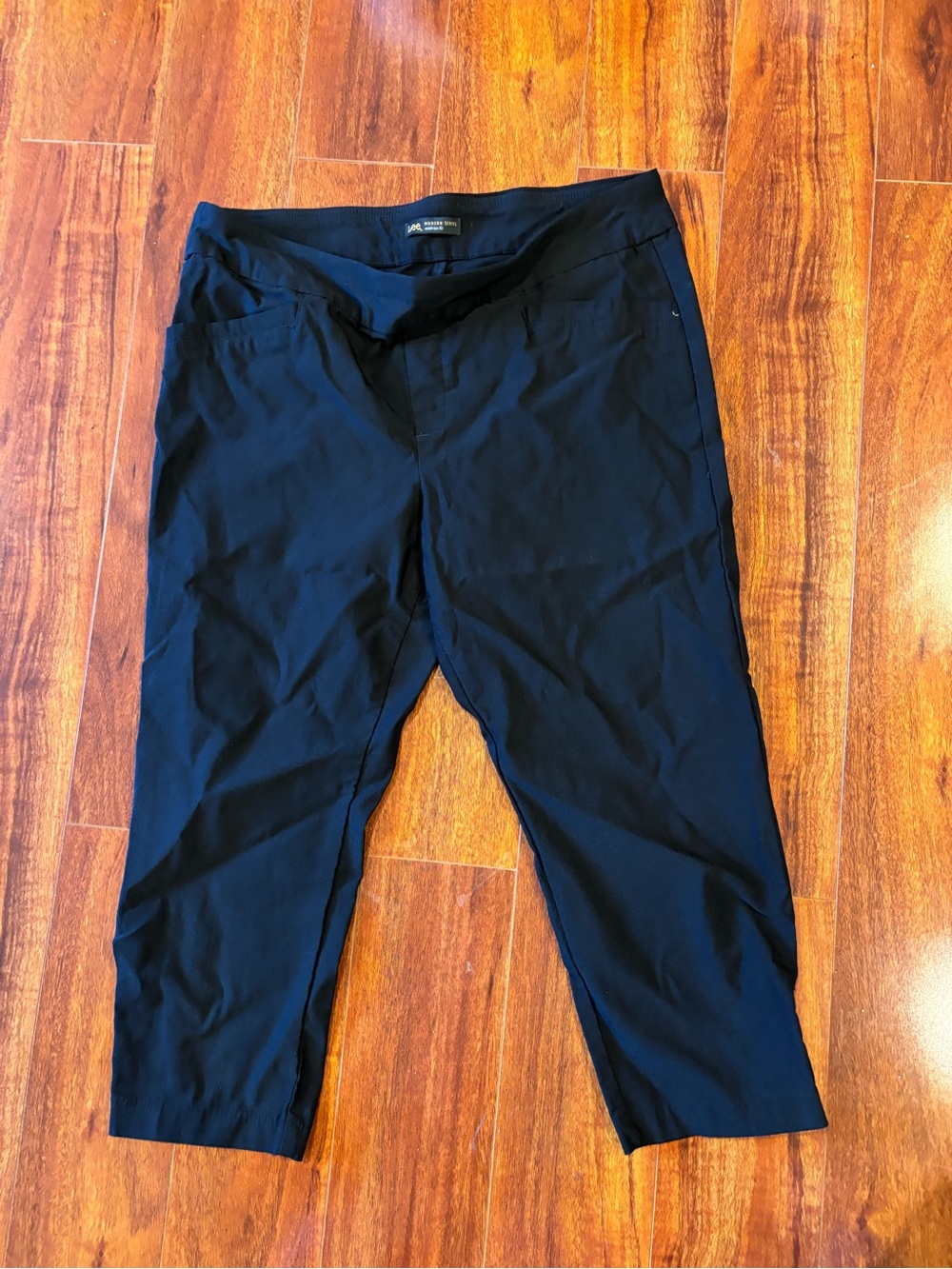 Lee Black Capri Pants